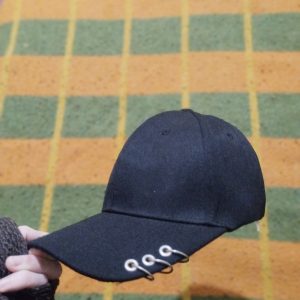 Gorra con 3 Piercings