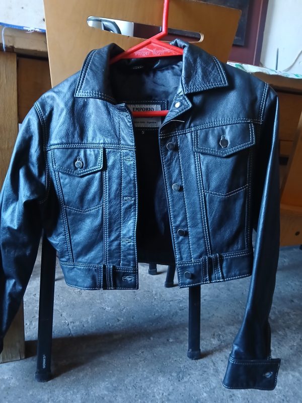 Campera de cuero corto - Image 2