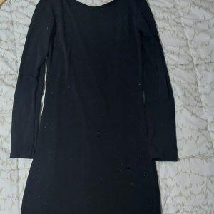 Vestido negro corto