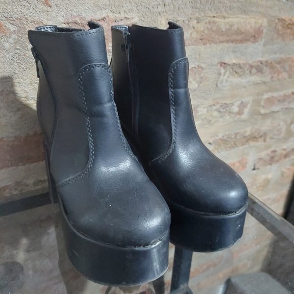 Botas
